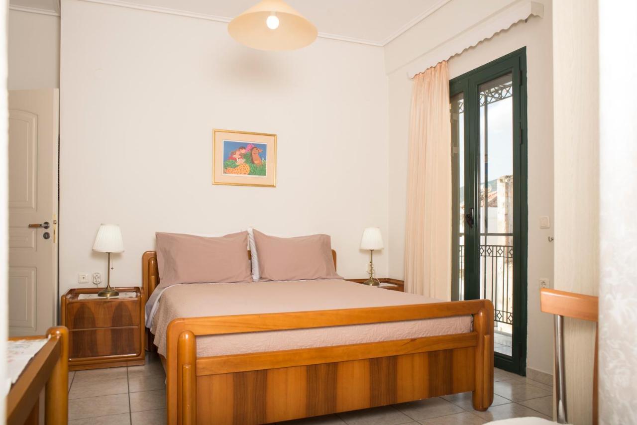Maisonette With Garden In The Heart Of The Historical Kalamata Center Exterior foto